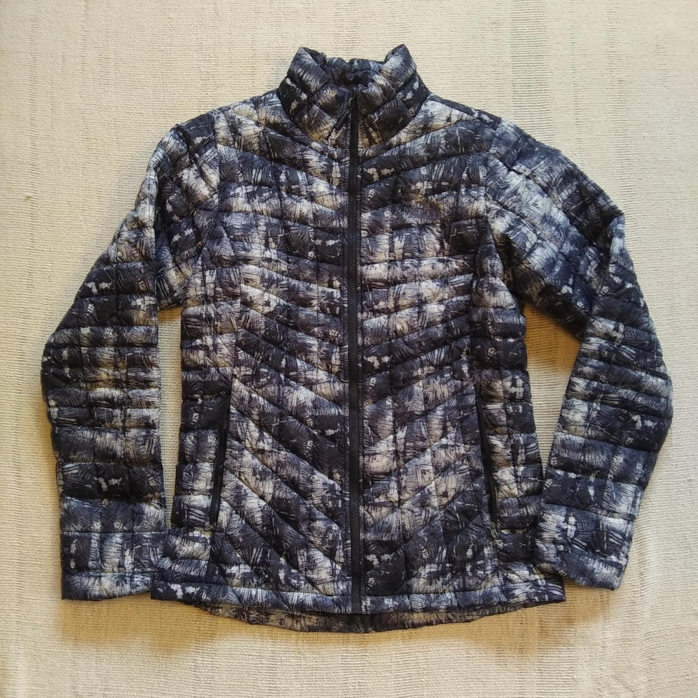 The North Face Navy Print Thermoball  Puffer Jacke